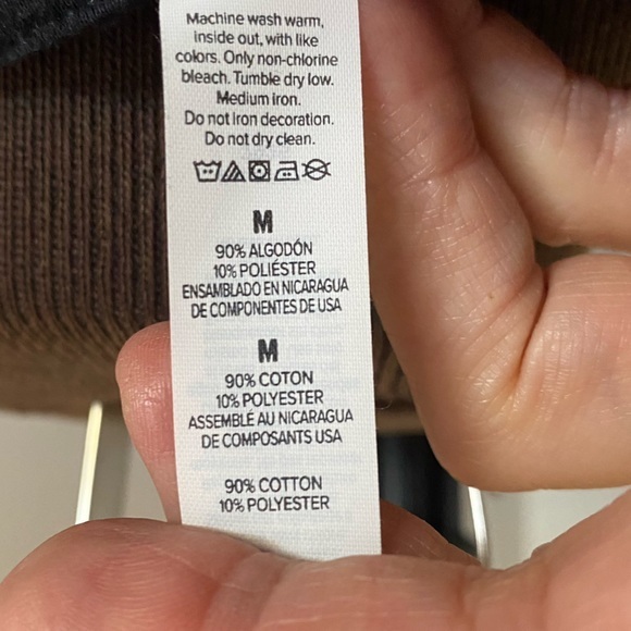 #freethebee t-shirt in size 12, overall black, screen‎ print on front chest. 🐝 - Picture 10 of 10